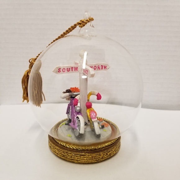 Flavia Milano Friendship Bike Glass Hand Painted Ornament Globe - Picture 6 of 9